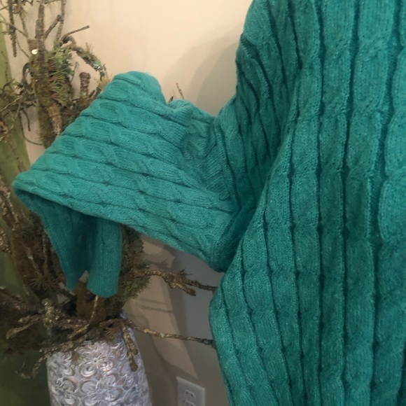 Sweater and matching extra long matching scarf - Picture 6 of 7